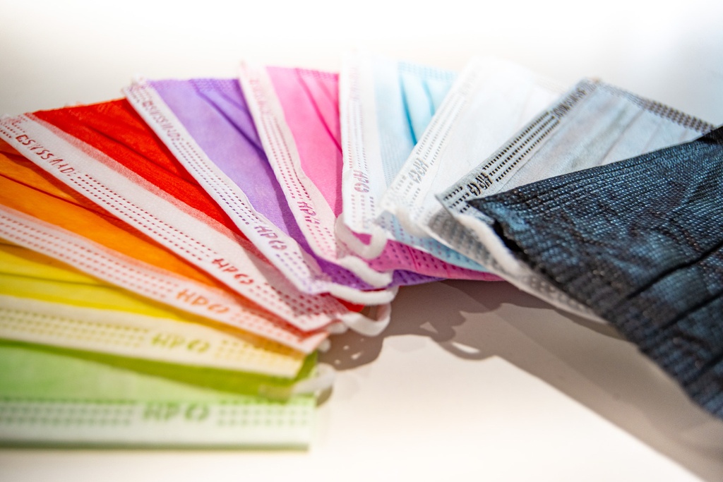 Mascherine Chirurgiche Tipo IIR, Swiss Made, conf. 10x, in busta tascabile, colore Rainbow